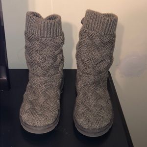 Grey Knit Ugg’s